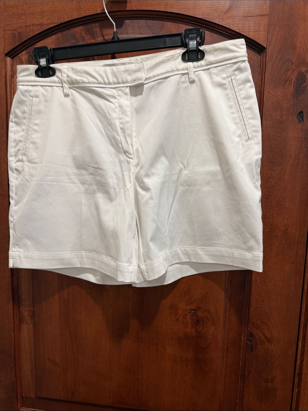 Lilly Hagen White Tailored shorts